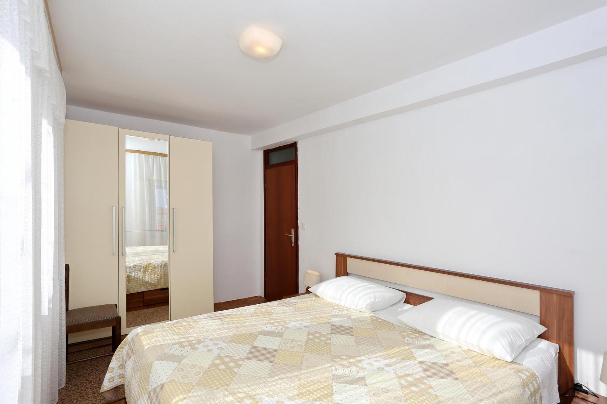 Apartments Olga Божава Екстер'єр фото