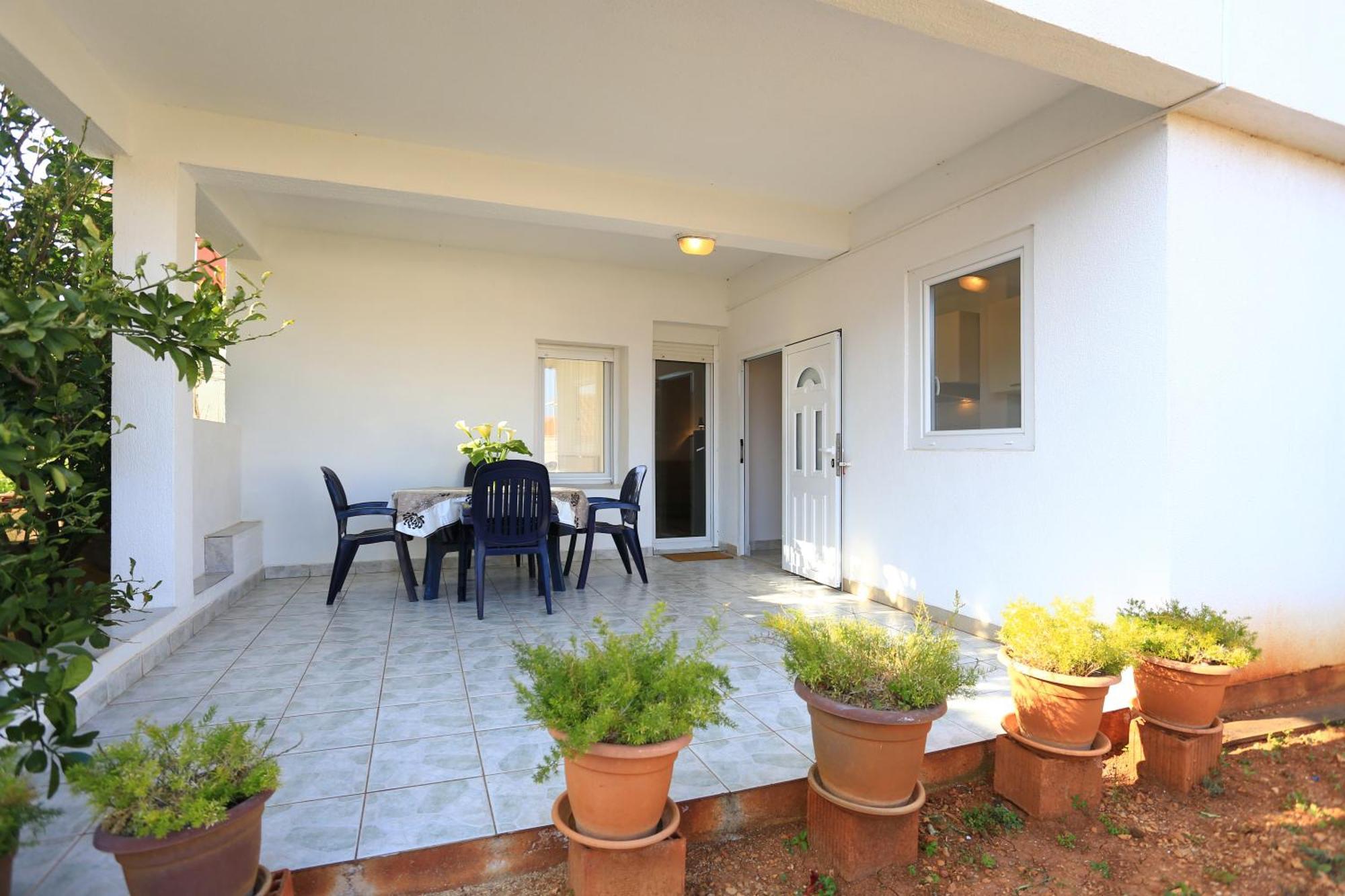 Apartments Olga Божава Екстер'єр фото