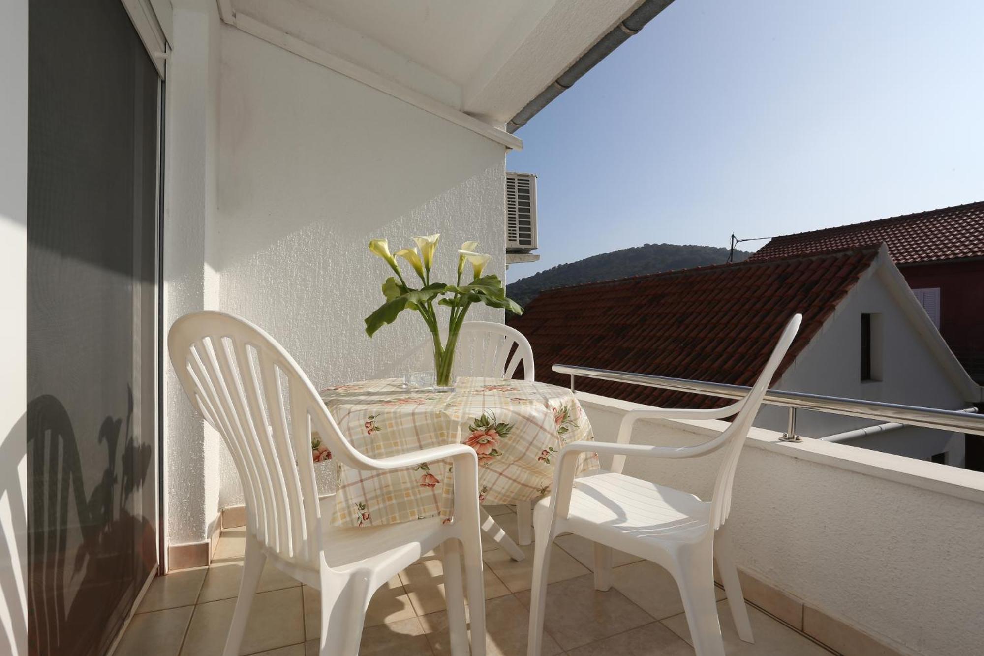 Apartments Olga Божава Екстер'єр фото