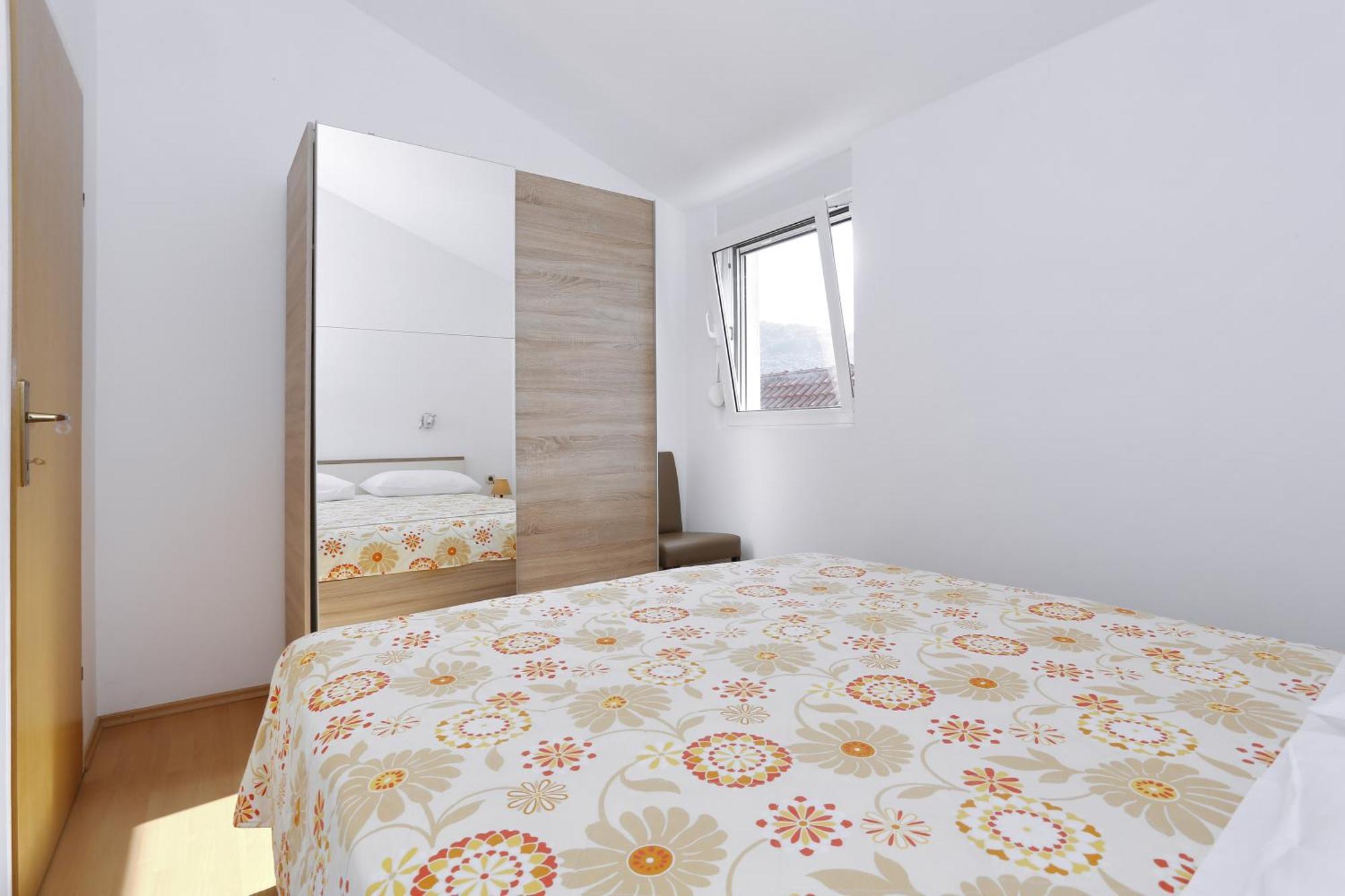 Apartments Olga Божава Екстер'єр фото