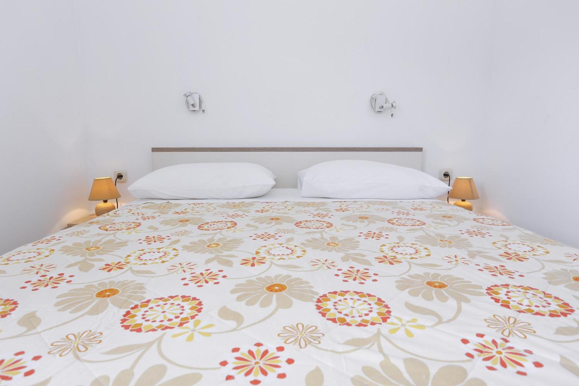 Apartments Olga Божава Екстер'єр фото