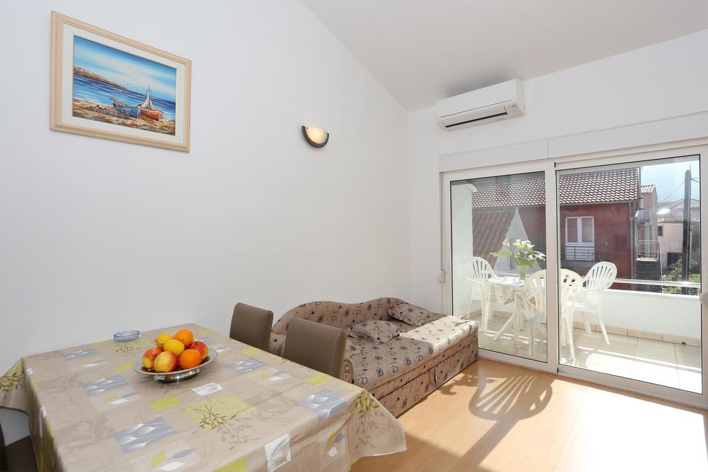 Apartments Olga Божава Екстер'єр фото